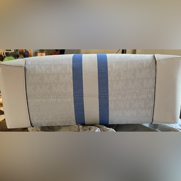 MICHAEL KORS EVA GRCIN BL MLT LG TOTE - Picture 8 of 11